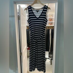 Navy/white Banana Republic mid dress - never worn